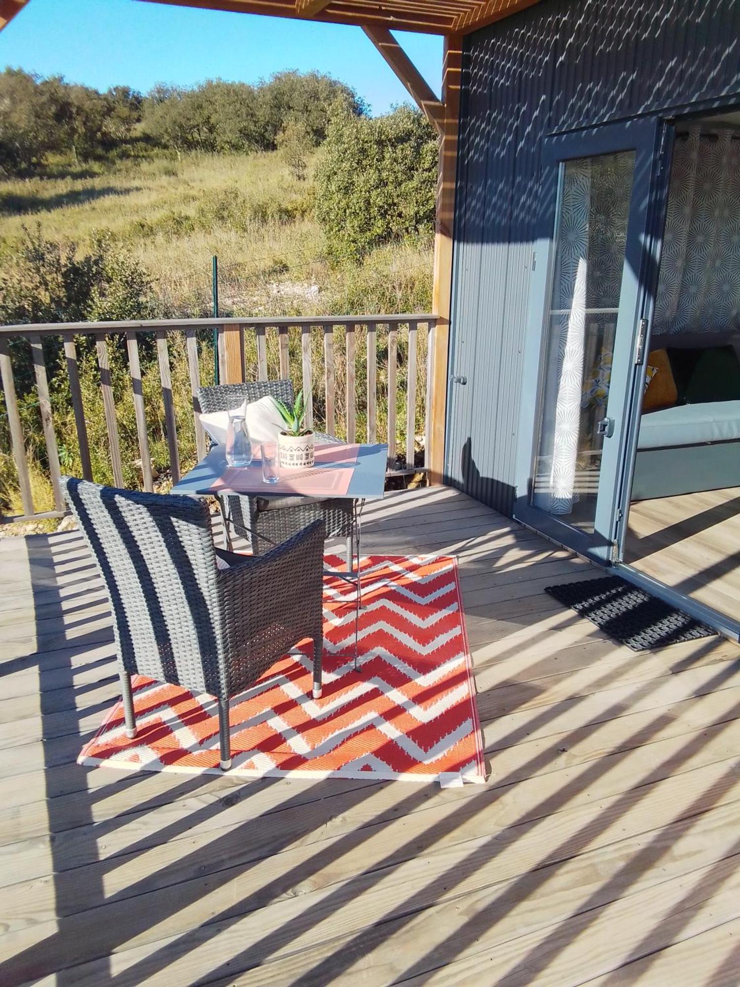 Camping Les Lodges Du Lagon Calvisson Exterior foto